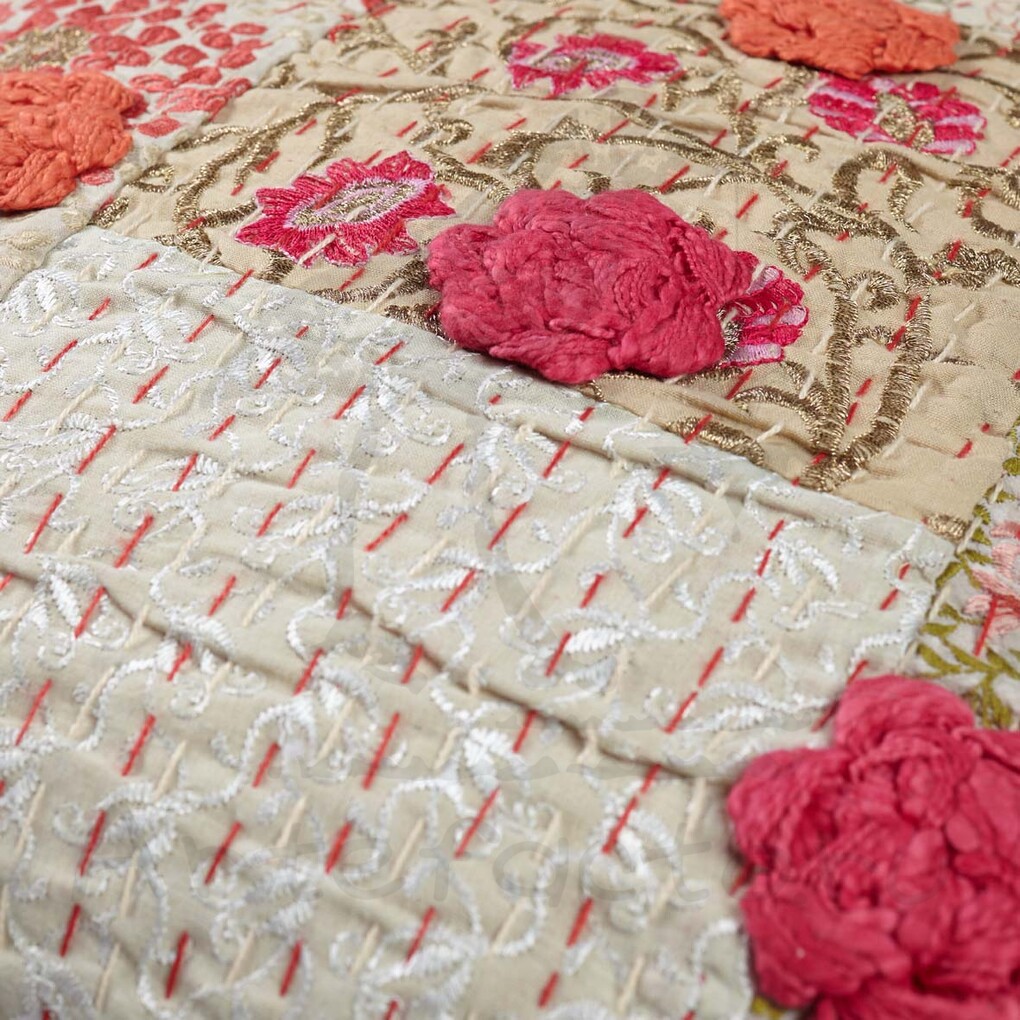 Декоративная подушка Kantha с вышивкой ручной работы