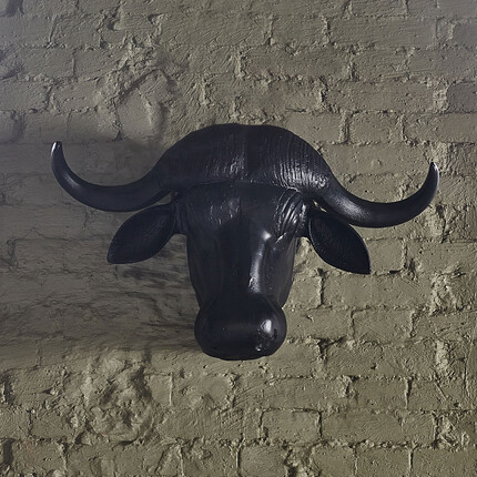 Настенный декор черная голова быка