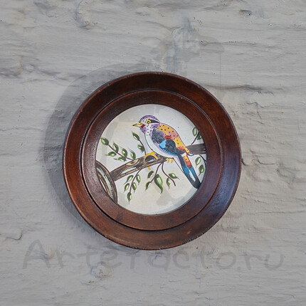 Декоративное панно птицы в круглой деревянной раме