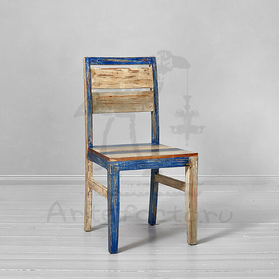 Деревянный синий стул