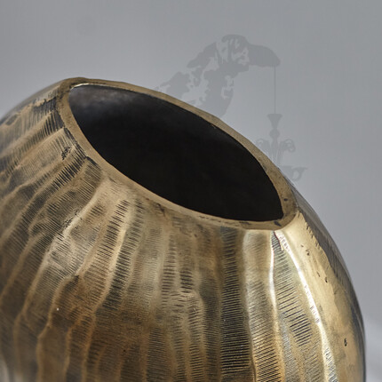 Декоративная ваза ручной работы золотого цвета